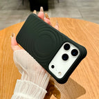 Black / iPhone 16 Pro Max