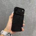 black / iPhone 16 Pro